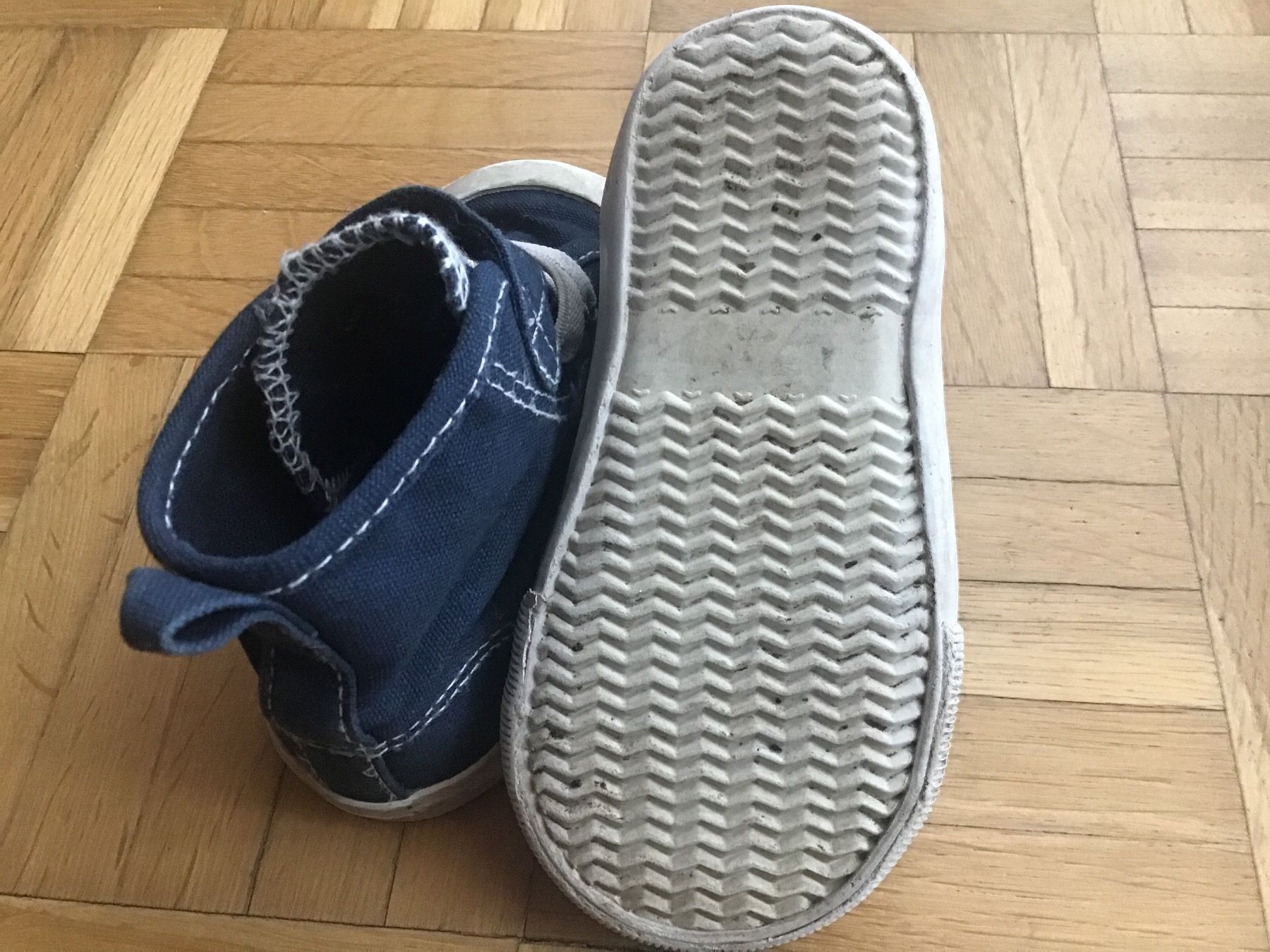 H&M Scarpe per ragazze: Stoffschuhe von H&M Grösse 20/21 – Usato da Emmenbrücke venduto da Hathor123 4