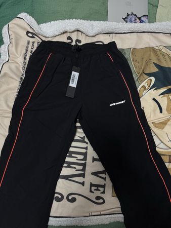 LFDY Jogginghose schwarz Grösse M mit Etikett