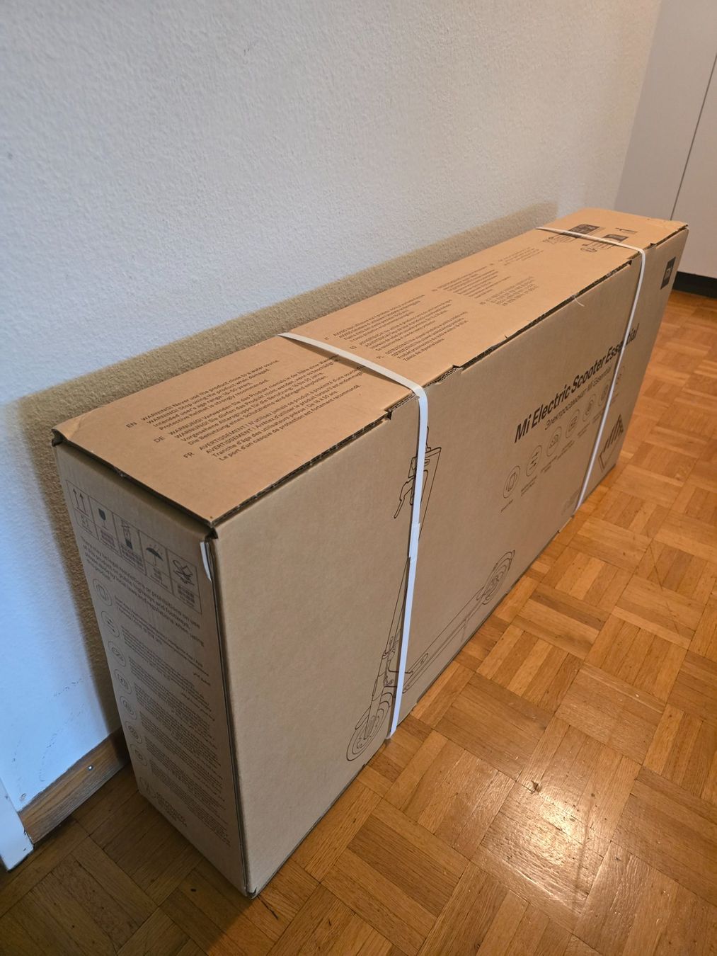 Scooter: Xiaomi Mi Essential E-Scooter – Nuovo e nell'imballaggio originale da Zürich venduto da Cero7 1