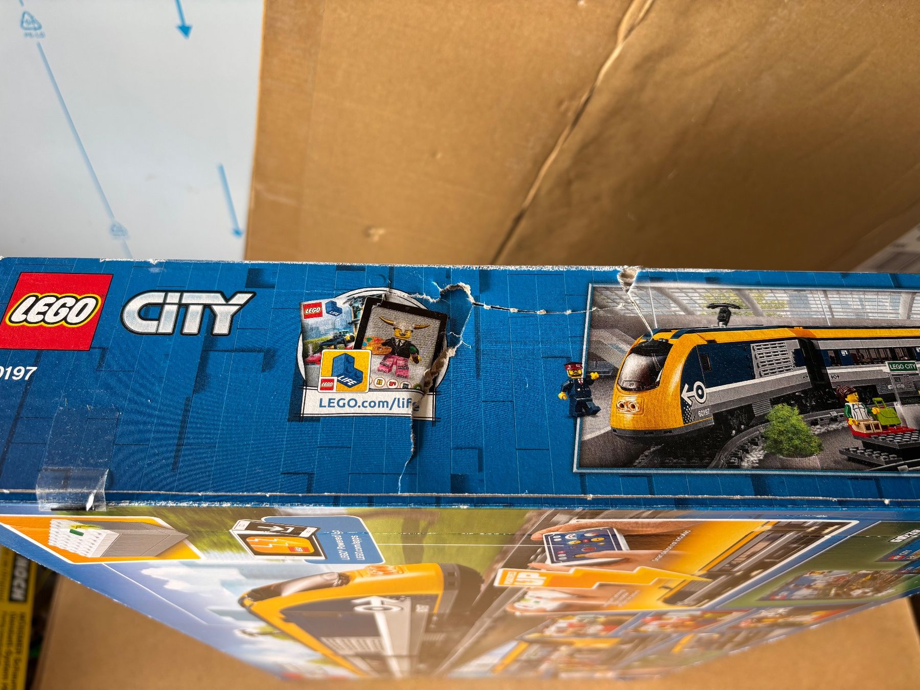 Lego Kit di costruzioni: Légo 60197 Personenzug mit Bluetooth – Nuovo e nell'imballaggio originale da Hauterive NE venduto da eriamch 2