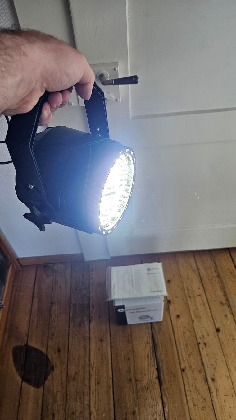Lampen: 2 Mal Fun Generation LED Pot Strobe 100 – Gebraucht aus Männedorf von egl_nfg9 1