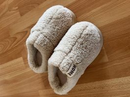 Hausschuhe Teddyfutter Creme Groesse 40-41