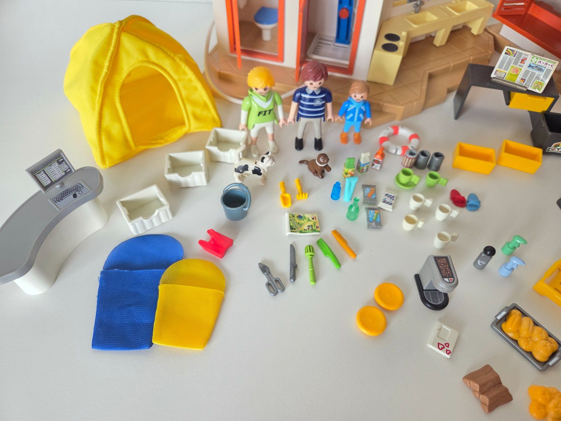 Playmobil Giocattoli: Playmobil Camping Set gebrauchter Zustand – Usato da Zürich venduto da Lela-Mirela 4