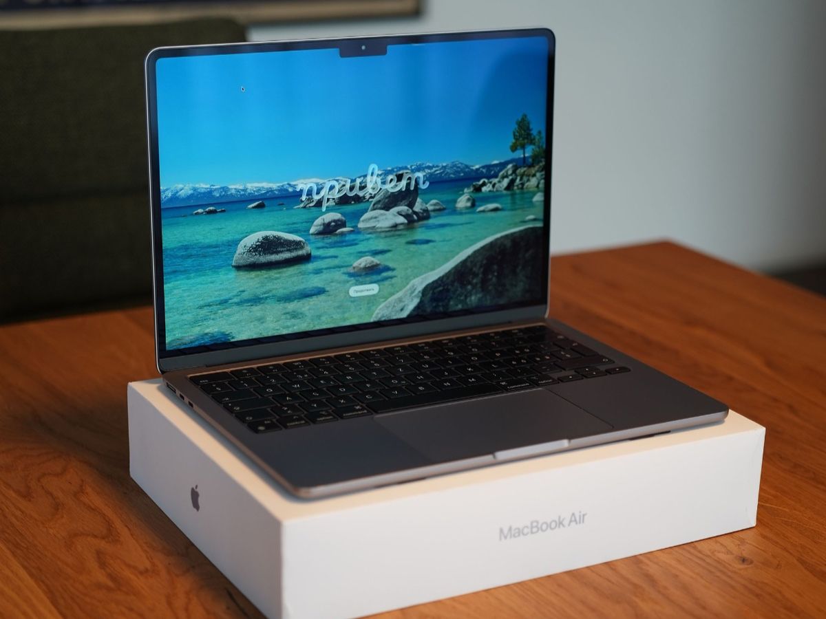 Apple Notebook: Apple MacBook Air 13" 2024 M3 – Usato da Rorschach venduto da adelsbex