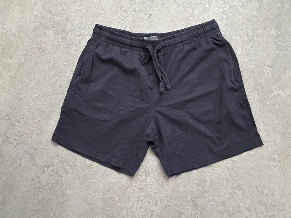Lotti di vestiti: 2Schwarze Shorts, Grösse M – Usato da Strengelbach venduto da Xycy 5