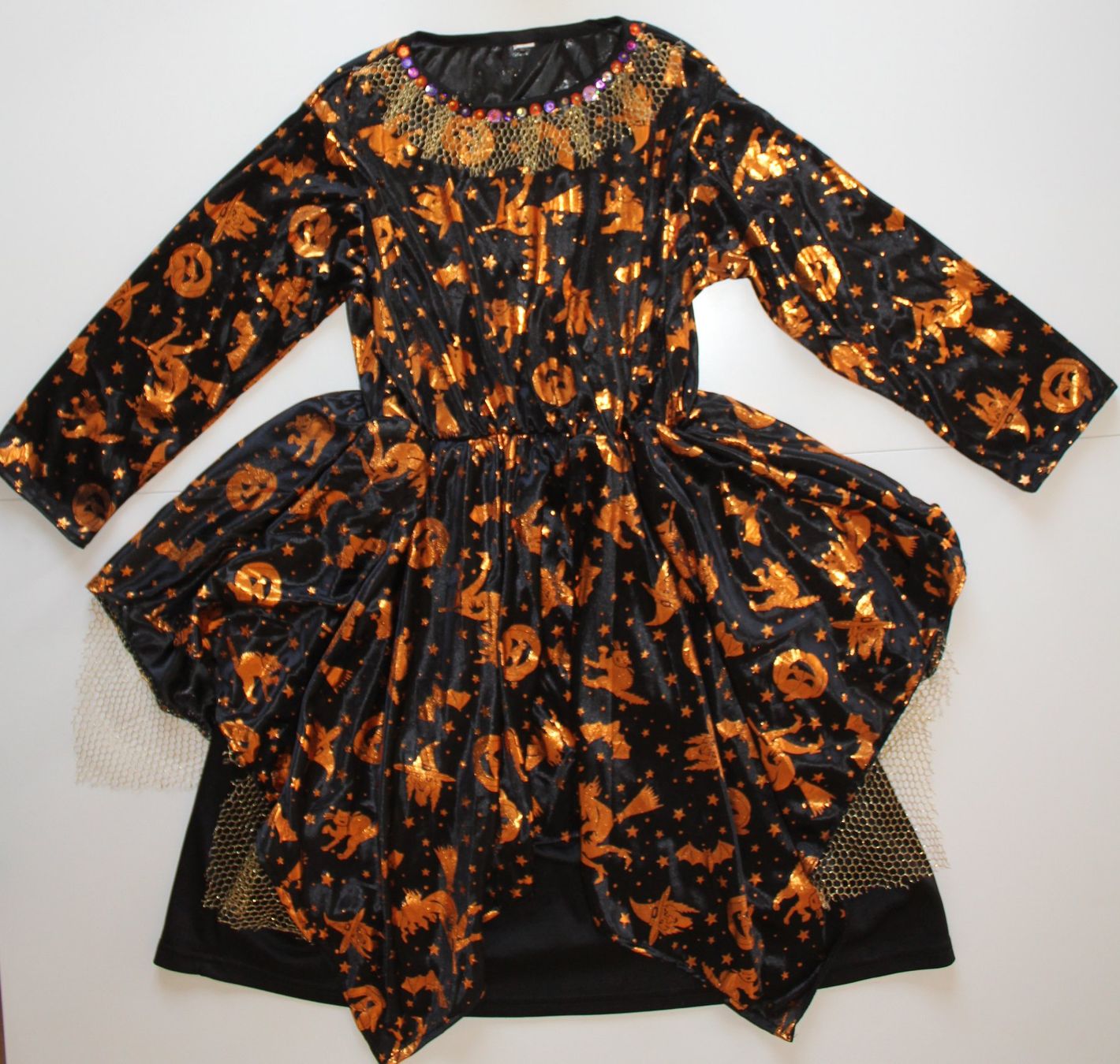 Costumi: Costume sorcière / Hexe t. 5 - 6 ans – Usato da Peseux venduto da CoolShoping 1