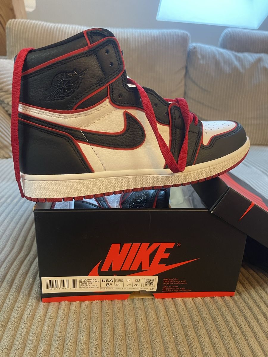 Jordan Scarpe da uomo: Nike Jordan 1 Bloodline Retro High OG – Nuovo (secondo la descrizione) da Cugy FR venduto da Michel20 2