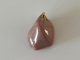 Vintage Rosenquarz Anhänger mit goldener Oese