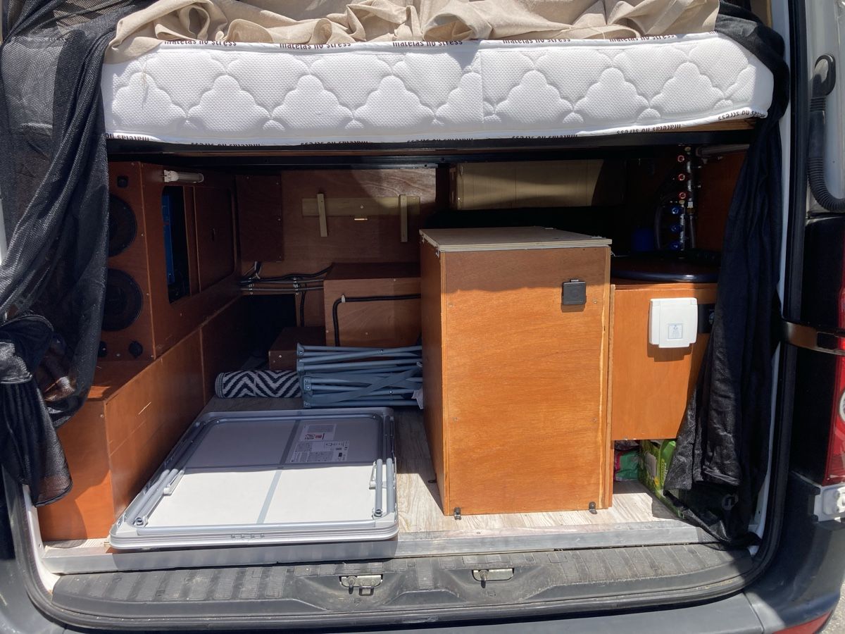 VW Veicoli da campeggio: Van/Fourgon aménagé Volkswagen Crafter – Usato da Cornaux NE venduto da Ruru_Gogo 5