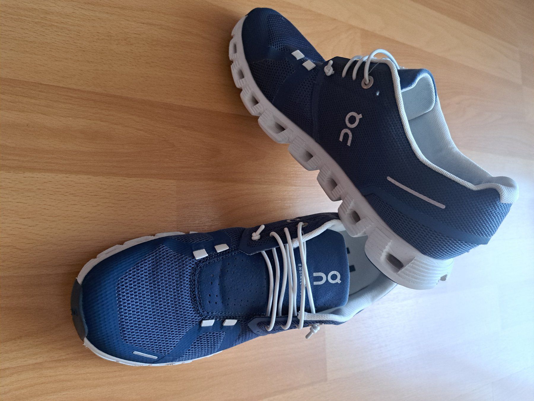 On Scarpe da donna: ON Cloud Laufschuhe blau Grösse 40.5 – Usato da Hindelbank venduto da Wimihi