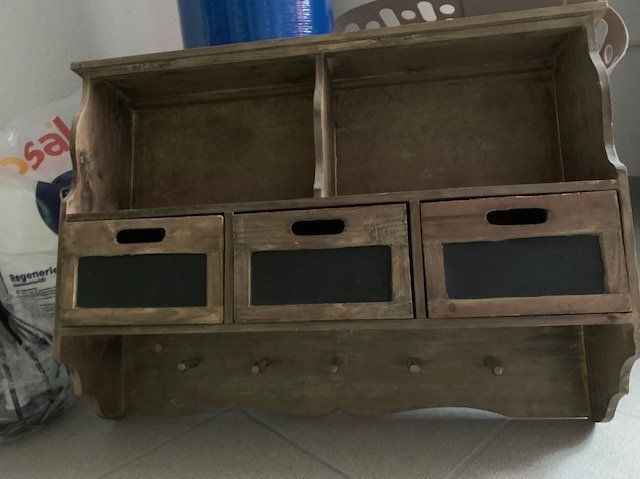 Guardaroba: Vintage Garderobe - leider nicht gebraucht – Nuovo (secondo la descrizione) da Dietfurt venduto da Braendles