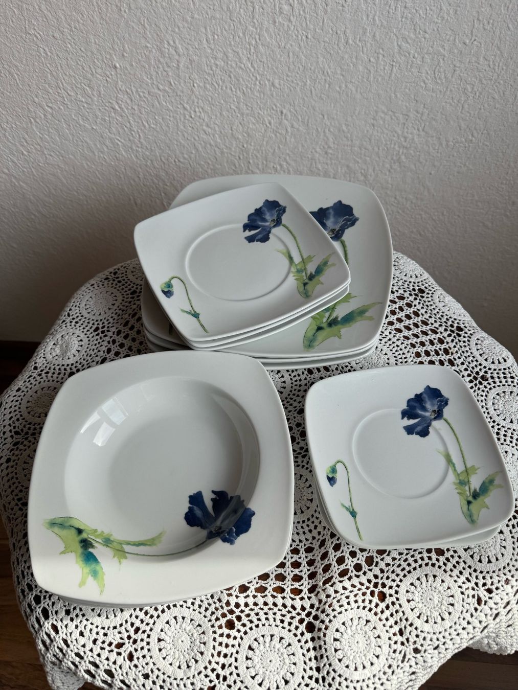 Set di piatti: Geschirr fast neu - 12-teilig – Nuovo (secondo la descrizione) da Schnaus venduto da sueg01 2