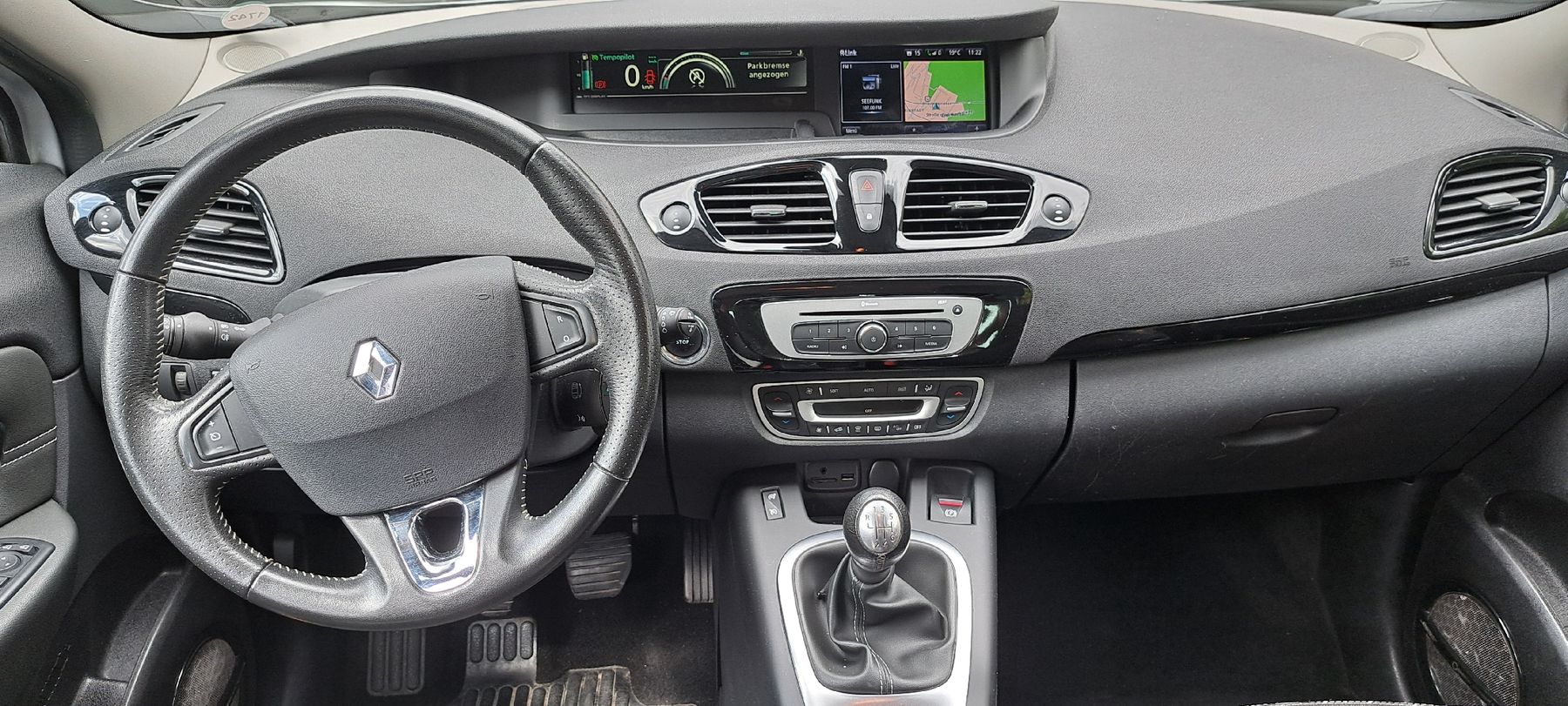Renault Autos: Renault Scenic 1.2 16V Turbo Bose – Gebraucht aus Leibstadt von HRCRacing 6