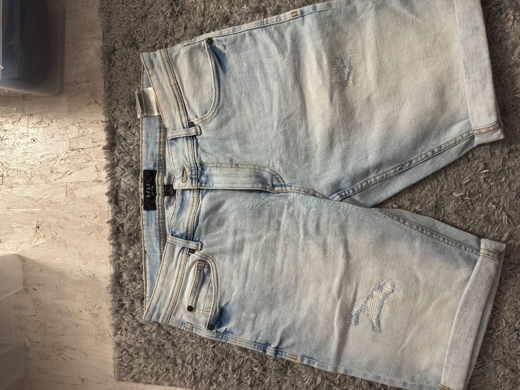 Jeans: Blaue kurze Jeans – Nuovo (secondo la descrizione) da Römerswil LU venduto da oli_9hd5 2