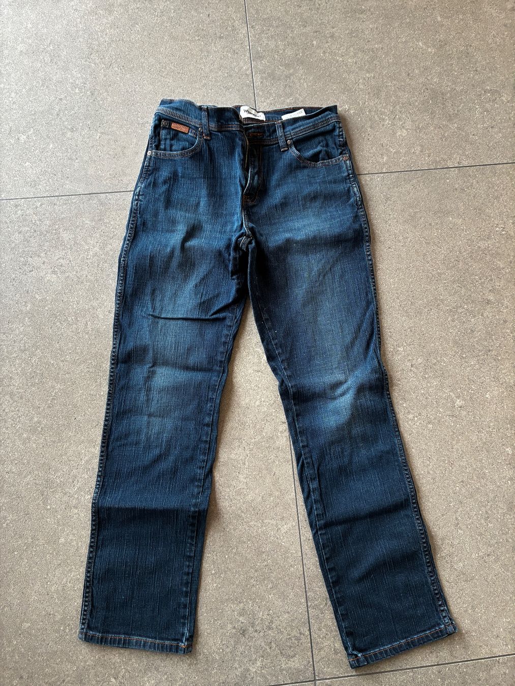 Wrangler Pantaloni: Pantalon équitation Western Wrangler – Usato da Corcelles-près-Payerne venduto da CyndelleMaiwen