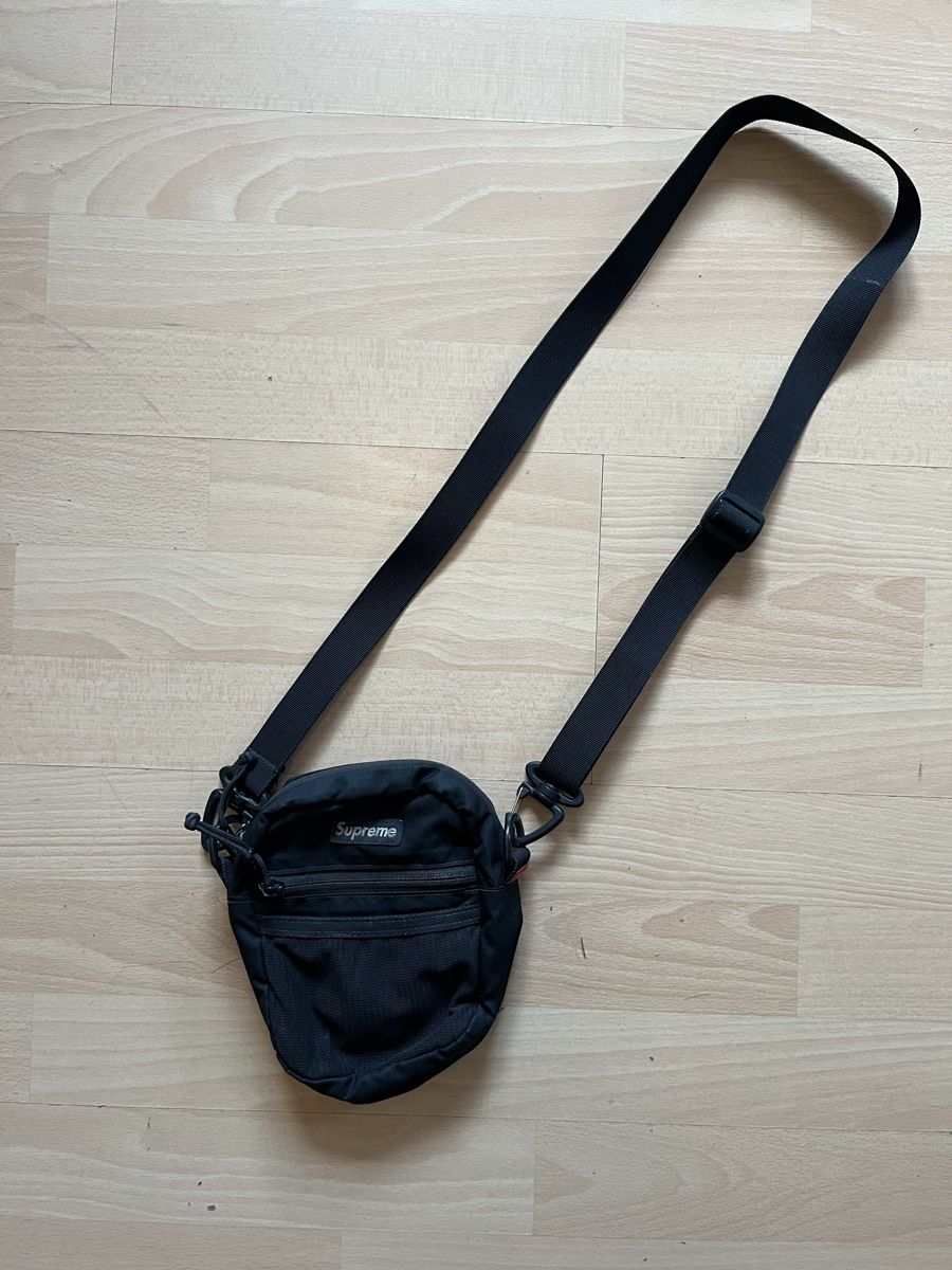Supreme Sacs: Supreme Seitentasche - Schwarz – D'occasion à Zürich par lucasasap 1