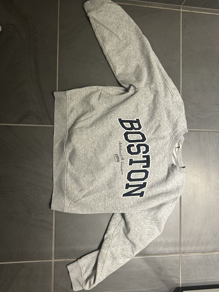 H&M Maglioni & Felpe: Sweatshirt Boston – Usato da Niederurnen venduto da hee_s95t 1