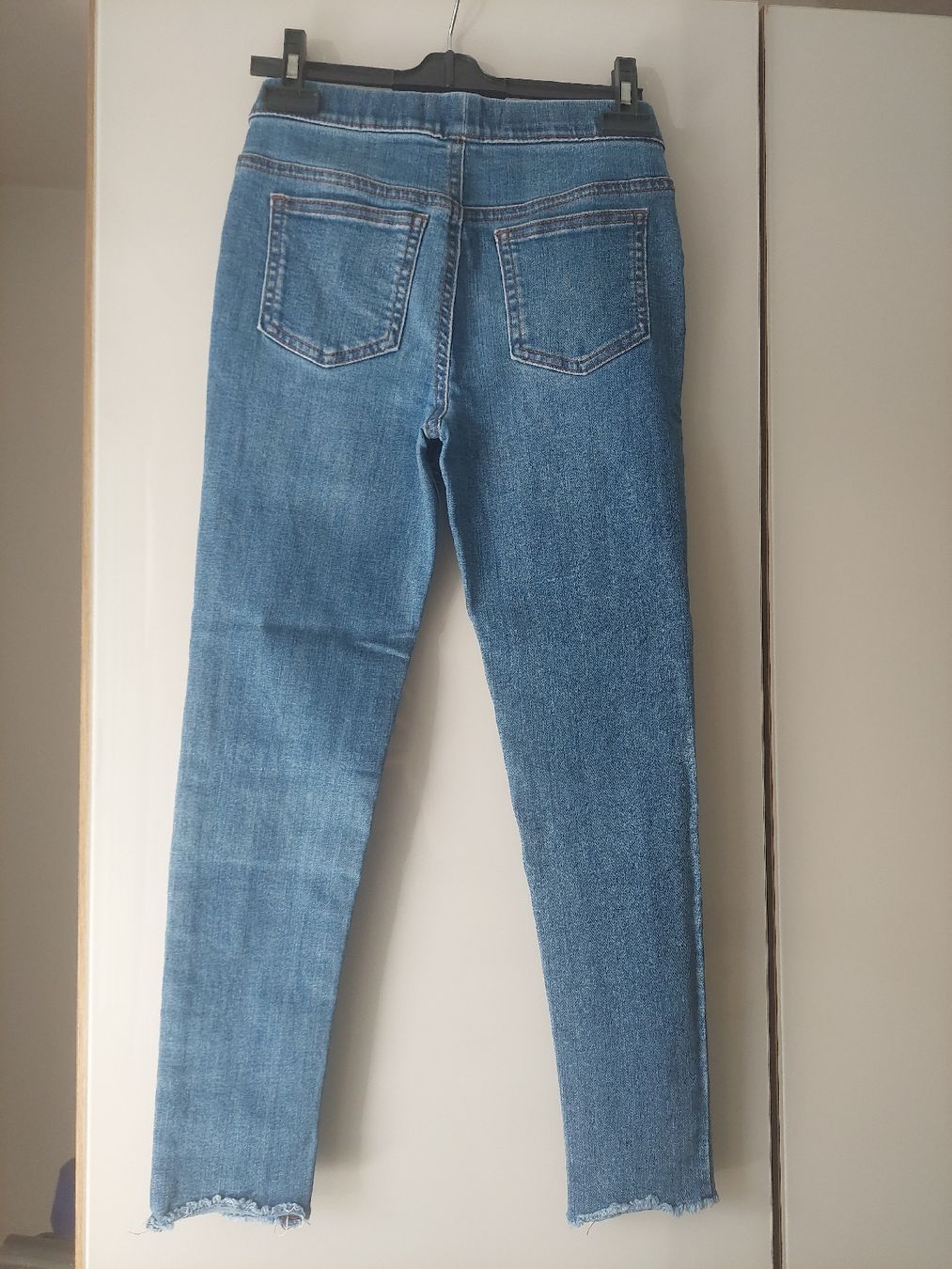 Pantaloni: Dunkelblaue Jeggings Grösse 128-134 – Usato da Flims Dorf venduto da Truemorish 4