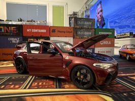 Alfa Romeo Giulia  Weinrot 