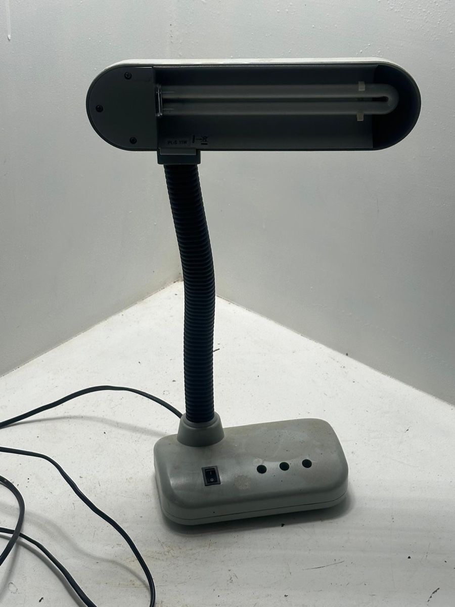 Lampade: Schreibtischlampe, flexibel verstellbar – Usato da Madiswil venduto da Bilranis1071 1