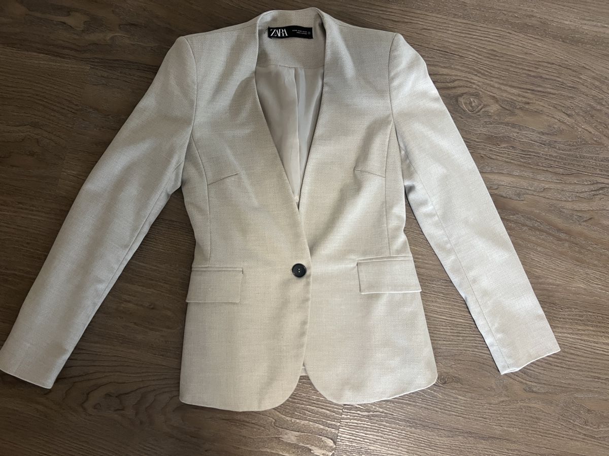 Zara Completi & Tailleur: Zara Blazer Gr.34 – Nuovo (secondo la descrizione) da Illnau venduto da Michele0210_