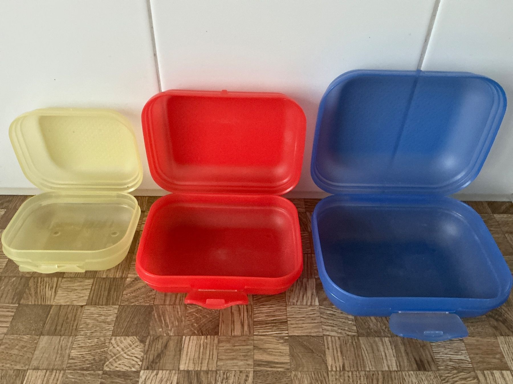 Tupperware Recipients et similaires: Tupperware. 3 Znüniböxli – D'occasion à Birmensdorf ZH par Hilhan 2