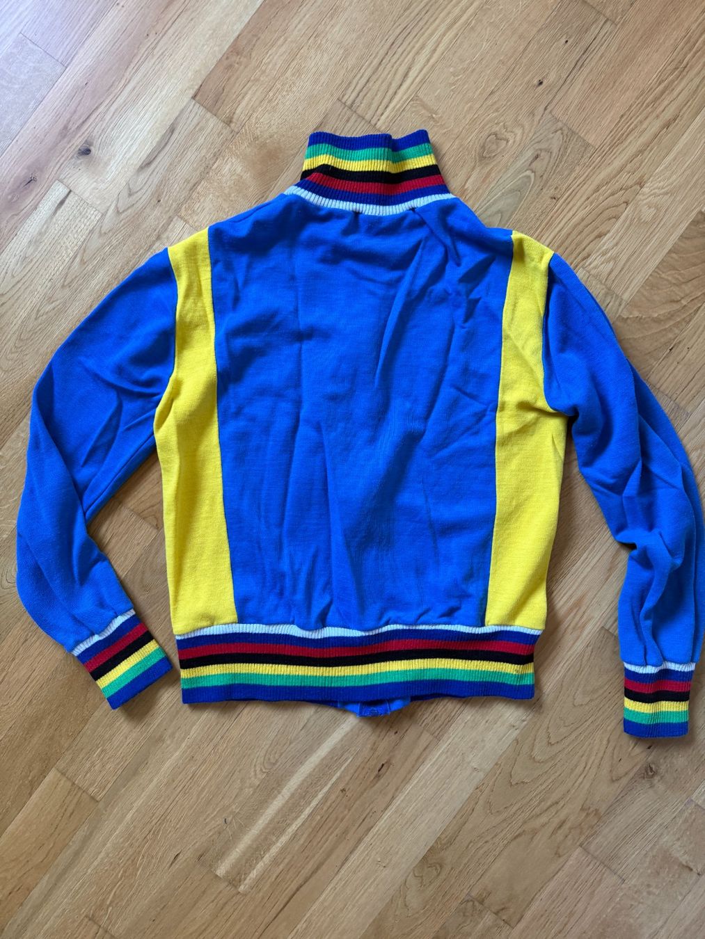 Vestes: Trainerjacke Retro, M – D'occasion à Wichtrach par cimora 1