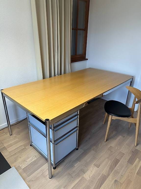 USM Scrivanie: Bureau USM Haller en plaqué chêne naturel // Ref. AY0422 – Usato da Ravoire venduto da ARKY_s