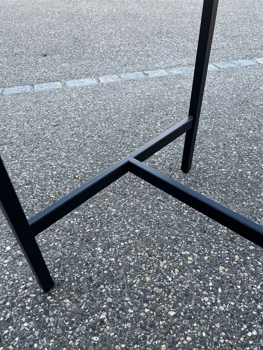 Tische: 028 HÜBA Stehtisch Designerbartisch – Gebraucht aus Wangen an der Aare von TBYN 7