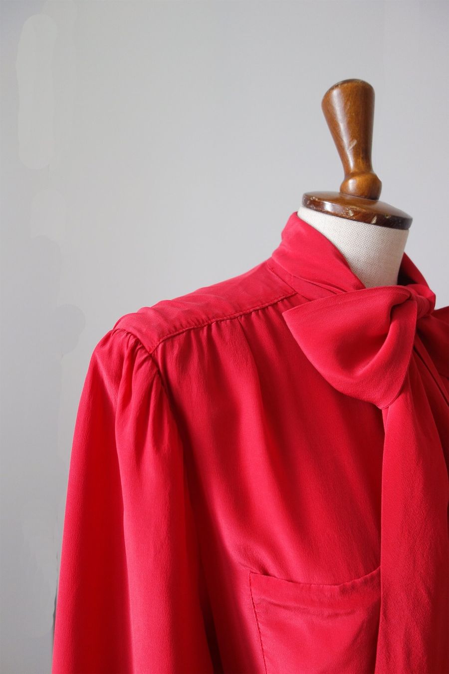 Camicette: Vintage red blouse – Usato da Glattpark(Opfikon) venduto da pau_w672 1