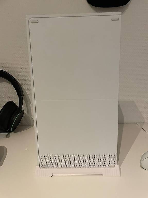 Console: Xbox series s mit 2 Controller und Headset – Usato da Herzogenbuchsee venduto da Andrew12 3