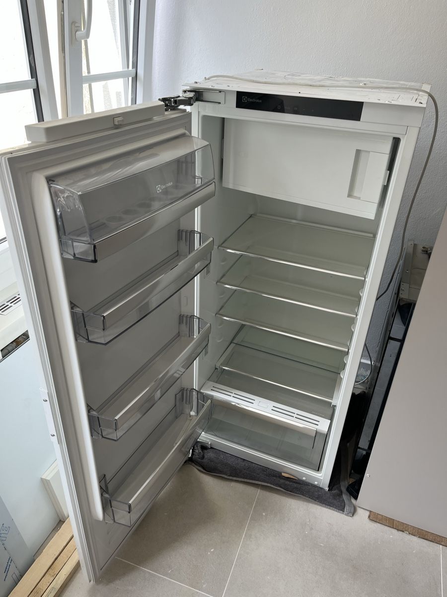 Electrolux Frigoriferi: Electrolux IK245SL Einbaukühlschrank – Usato da St. Gallen venduto da Allu90er 2
