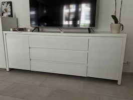 Weißer Aufbewahrungsschrank / Meuble de rangement