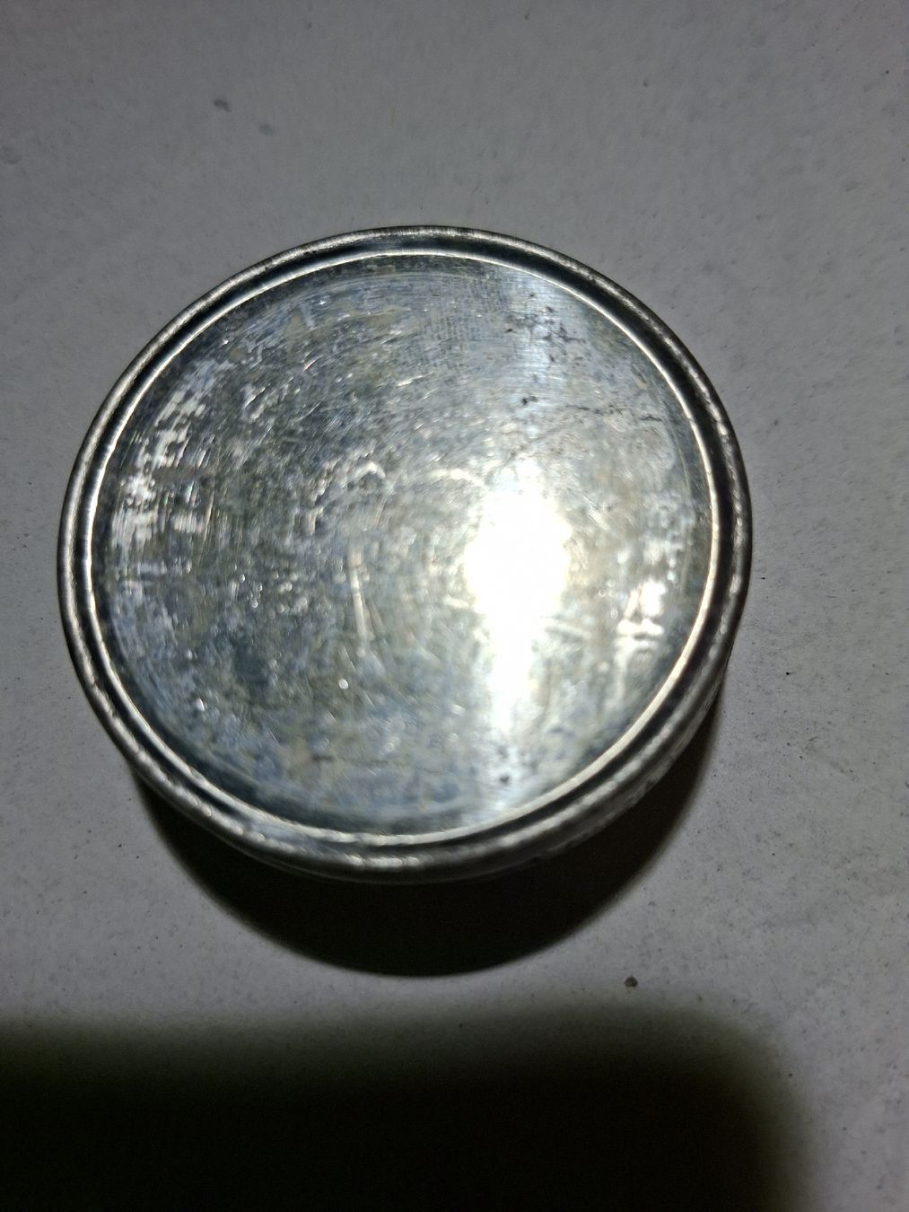 Barattoli: Antike Lanolin Dose Metall leer – Usato da Klingnau venduto da vollmond36 2