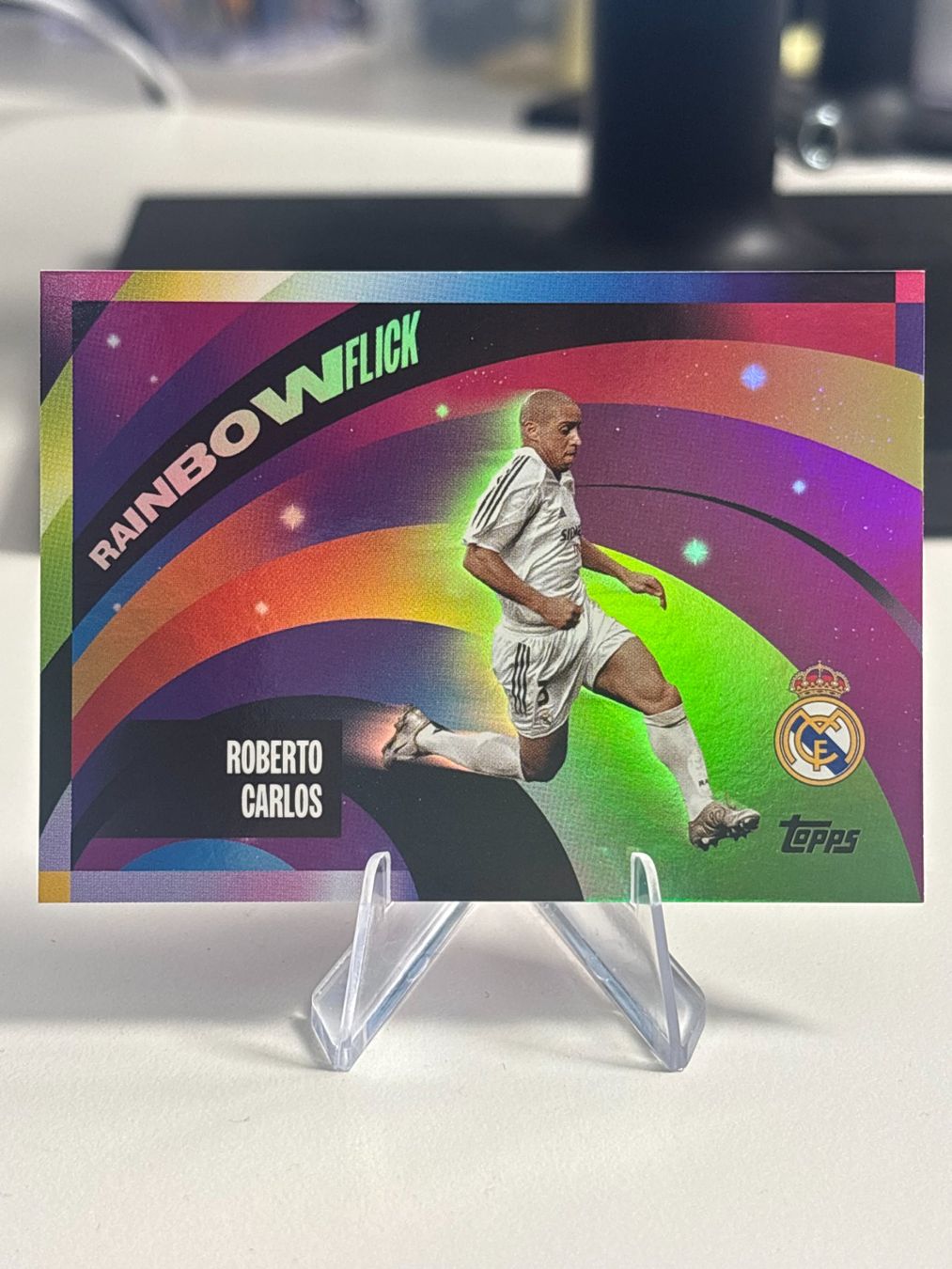 Topps Carte collezionabili: 2024 Topps Roberto Carlos Real Madrid Rainbow Flick Insert – Nuovo (secondo la descrizione) da Aarberg venduto da gocardz.shop