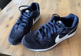 Baskets Nike - taille 42 - bleues marines