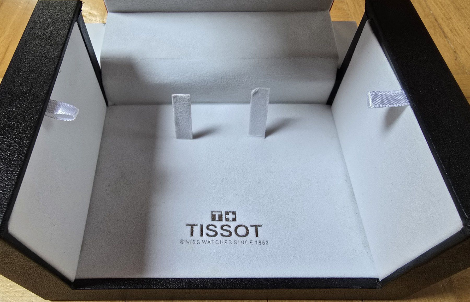Tissot Scatole porta orologi: Tissot :  Uhrengehäuse – Usato da Froideville venduto da xXSebastienXx 3