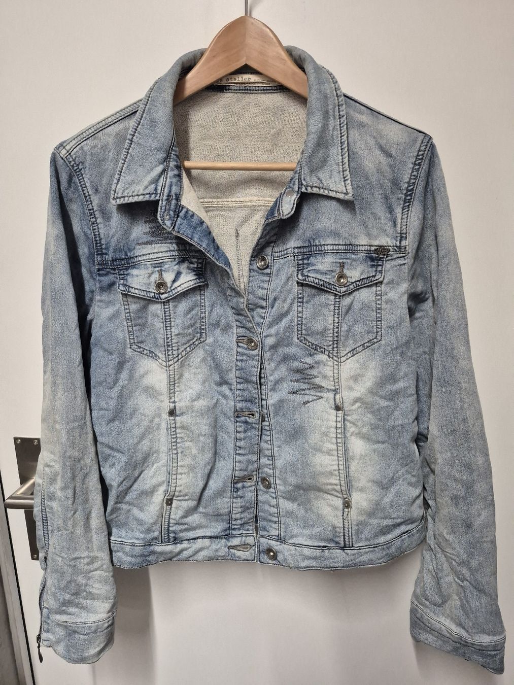 Nile Jacken: NILE Atelier Stretch Jeansjacke Gr.L, hellblau – Gebraucht aus Merligen von muss_haben 3