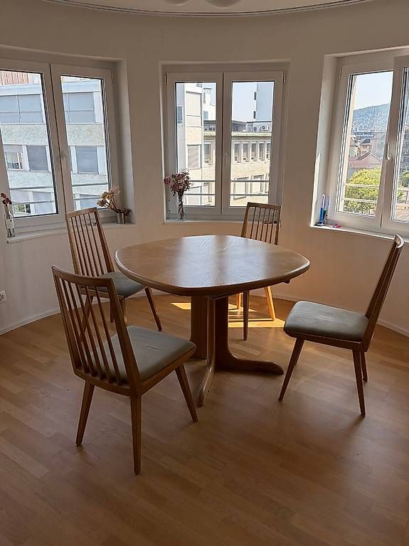 Set di tavolo e panche: Esstisch/Table + 4 Stühle/Chairs, Pickup Only! – Usato da Zürich venduto da mar_bzd9