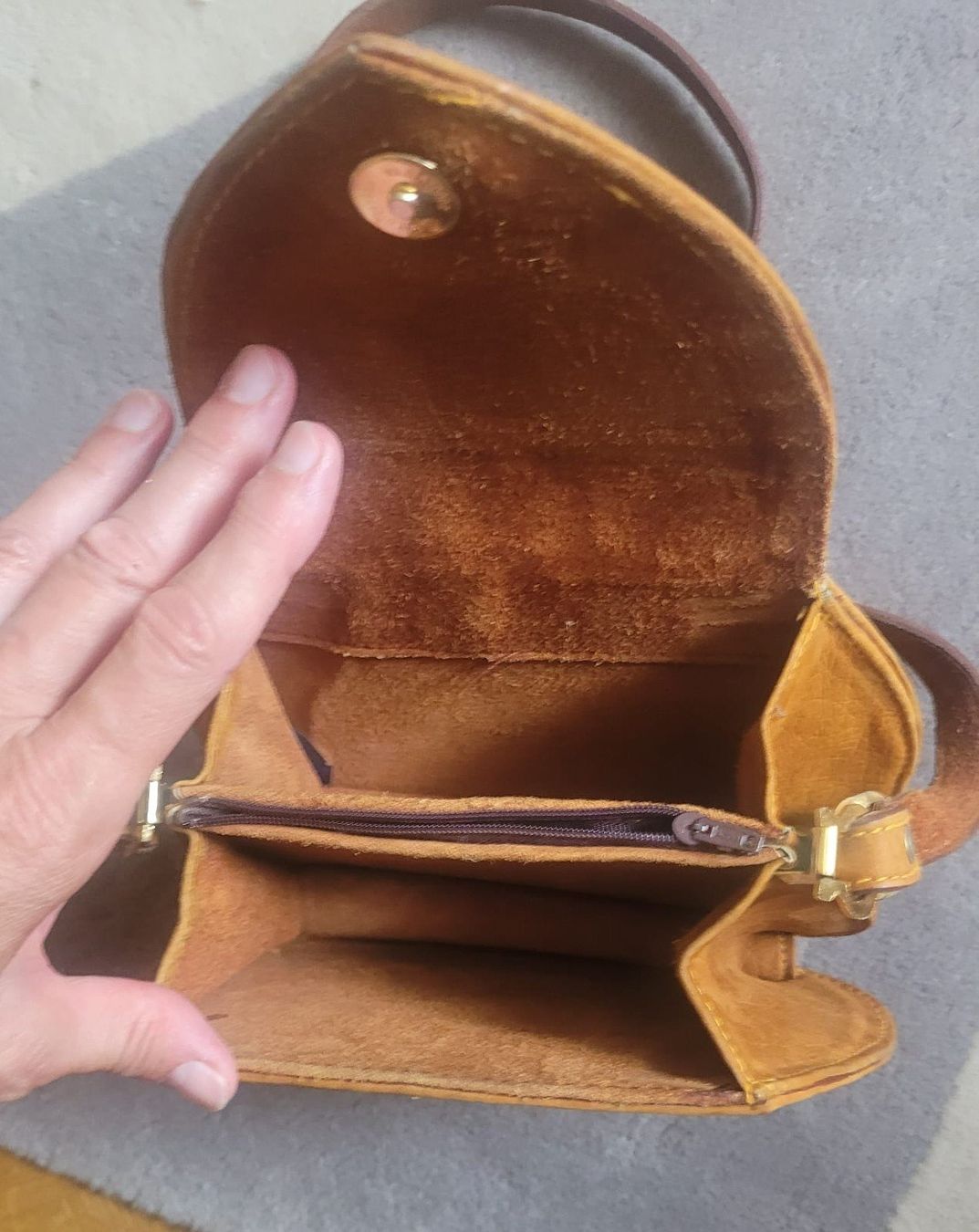 Taschen für Damen: Sac à main HENRY Cuir d'éléphant véritable – Gebraucht aus Yverdon-les-Bains von Layla5919 1
