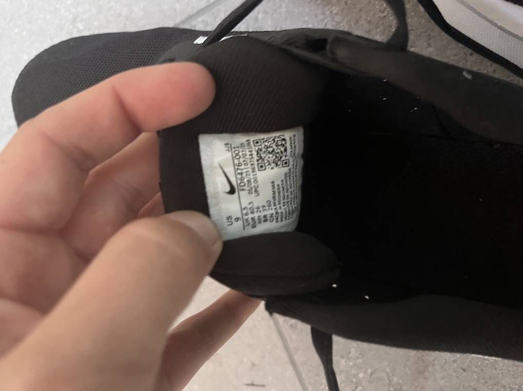 Herrenschuhe: Nike Turnschuh Grösse 40.5 – Neu und originalverpackt aus Montlingen von MichelleG. 2