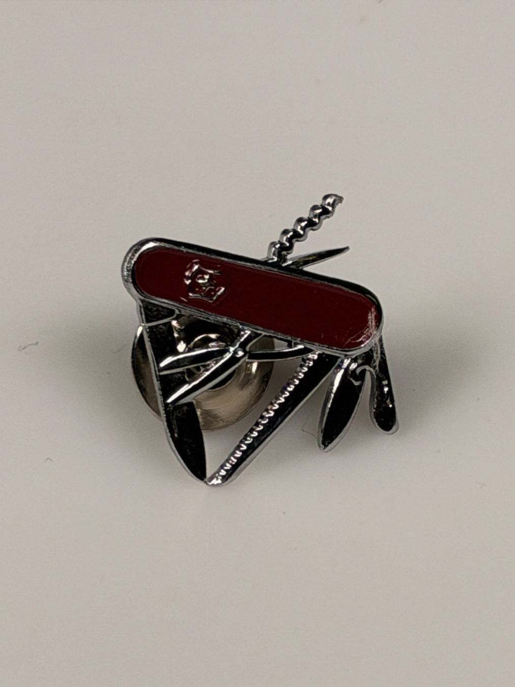 Victorinox Placchette & Badge: Vintage Pin Schweizer Taschenmesser – Usato da Basel venduto da IRMAundFRED 3