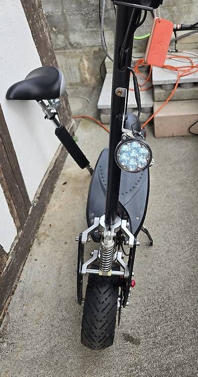Scooters: Elektro-Scooter  – Gebraucht aus Ortschwaben von P1-P2 3