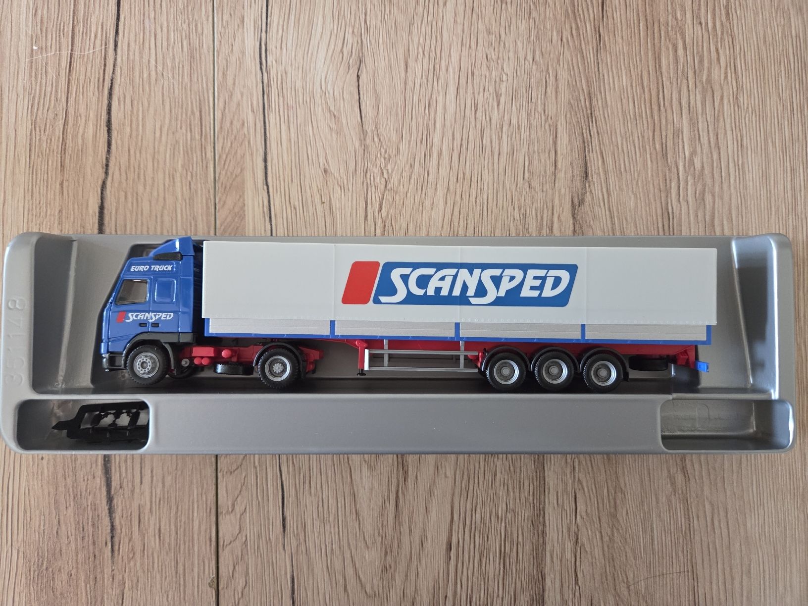 Herpa Modellbausätze & Standmodelle: Set Volvo, Scania und DAF – Gebraucht aus Urdorf von Drutsch