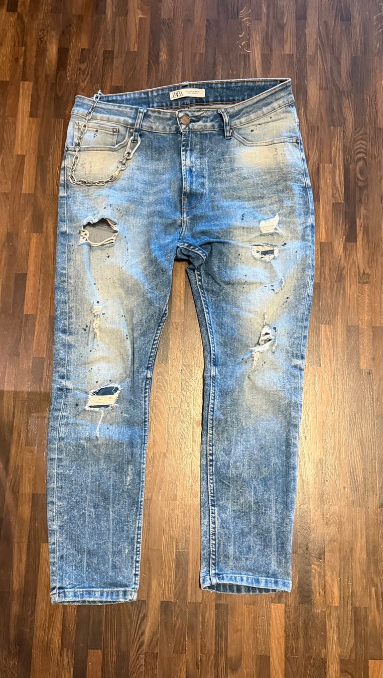 Jeans: Jeans mit Kette – Gebraucht aus St. Gallen von Melina020