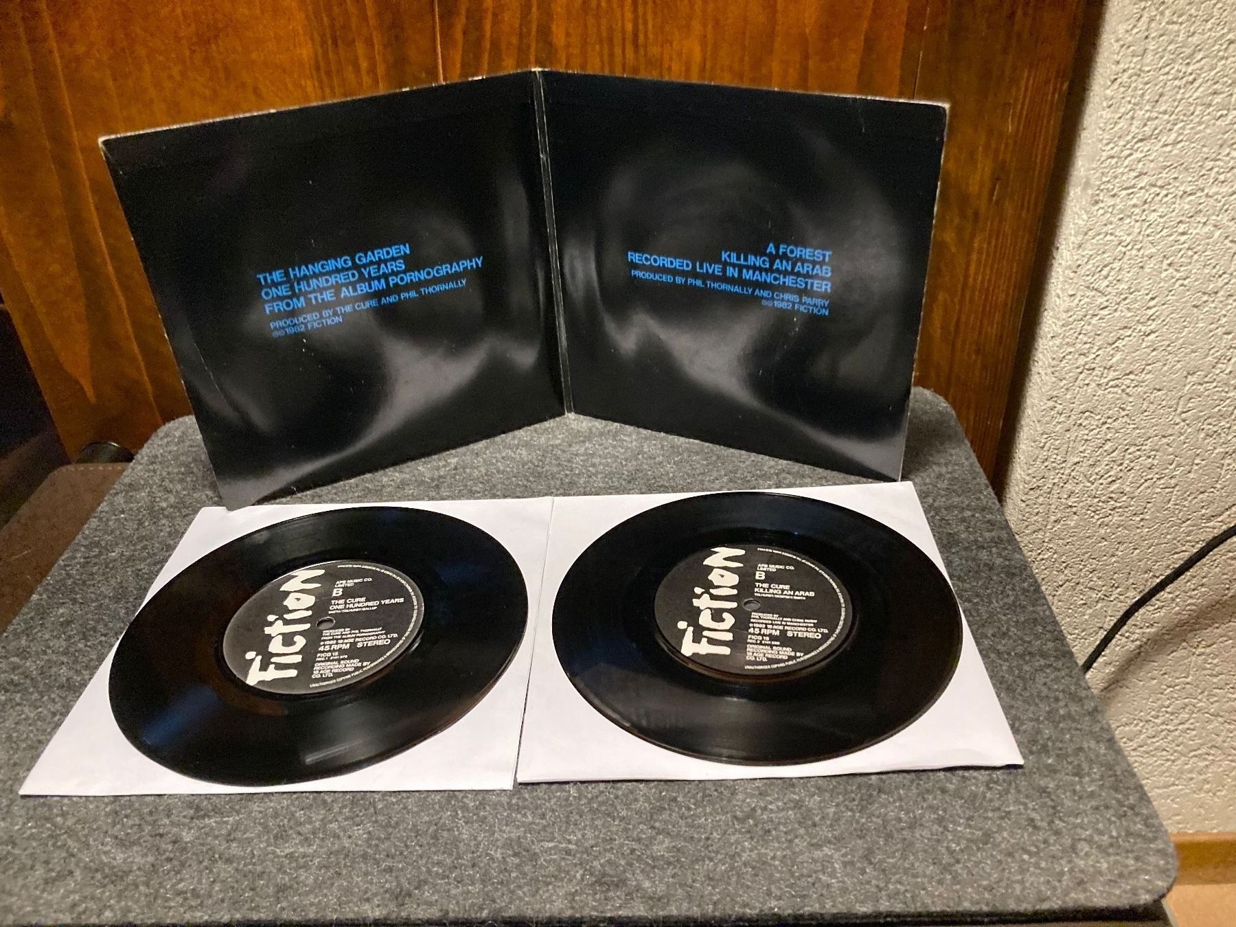 Dischi in vinile: The Cure - A Single - 2 x 7" – Usato da Fribourg venduto da Karushi