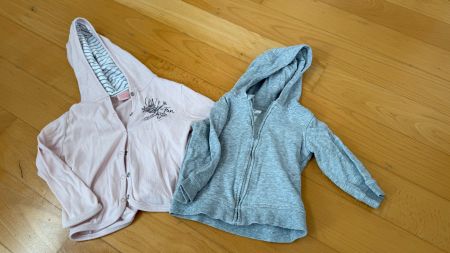 Hoodies, Gr. 74, 2 Stück, perfekt für den Übergang!
