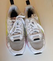 Baskets Puma blanc jaune rose pointure 35.5
