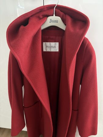 Max Mara Mantel mit Kapuze rot Grösse 36 guter Zustand