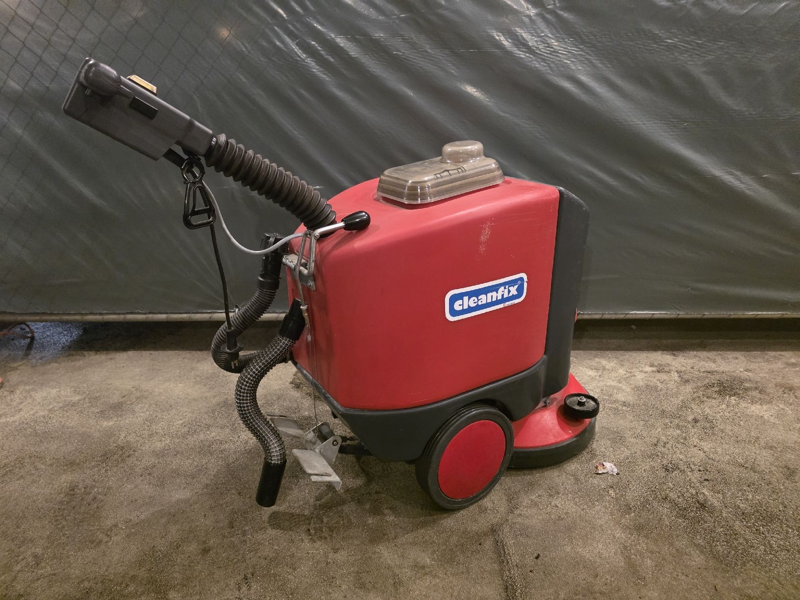 Cleanfix Tutte le macchine: SCHEUERSAUGMASCHINE CLEANFIX RA 430E # TASKI WETROK NILFISK – Usato da Zürich venduto da 5183840711 2